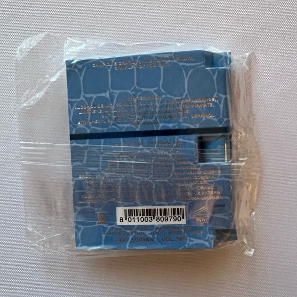 12 new Versace Man eau fraiche - Picture 2 of 2